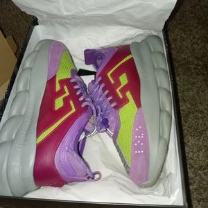 Versace chain reactions